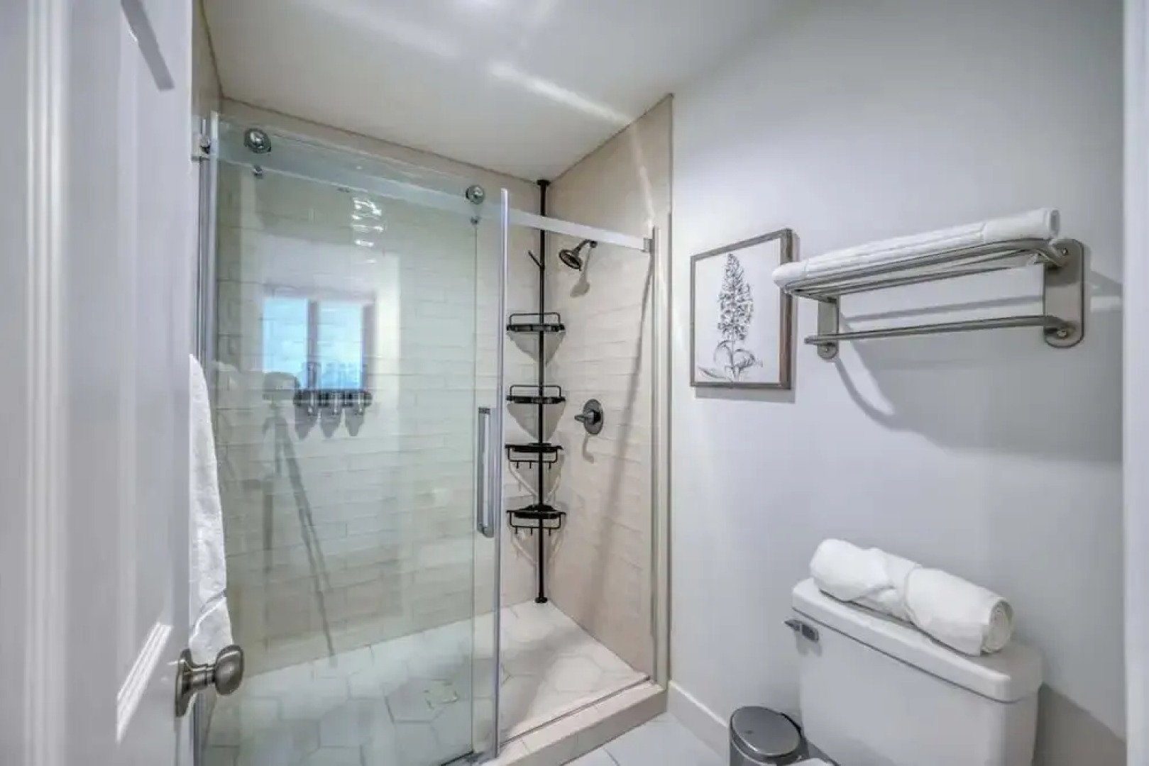 Luxury Riverfront Villa With Firepit & Gameroom!