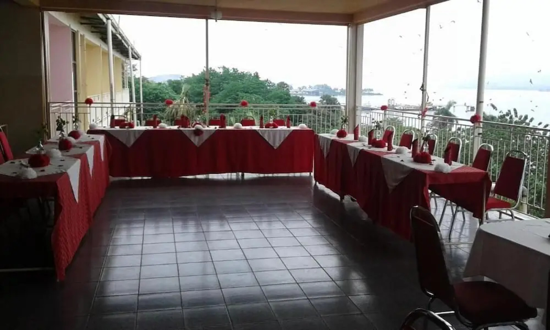 Brisk Hotel Triangle