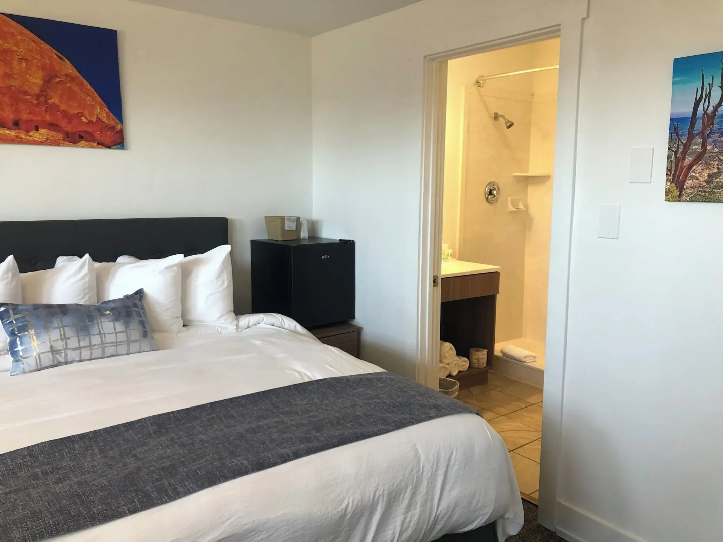 Blue Sage Inn & Suites