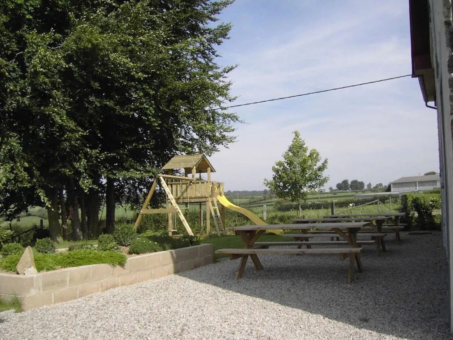 Group House With 3 Apartment for Family