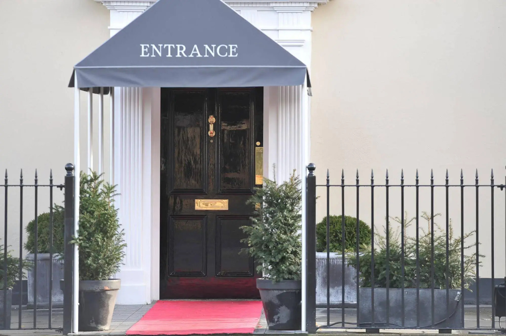 Le Bouchon Brasserie & Hotel