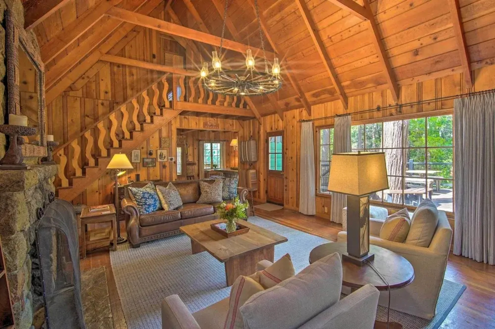 Vintage Lake Arrowhead Cabin - Walk to Lake!