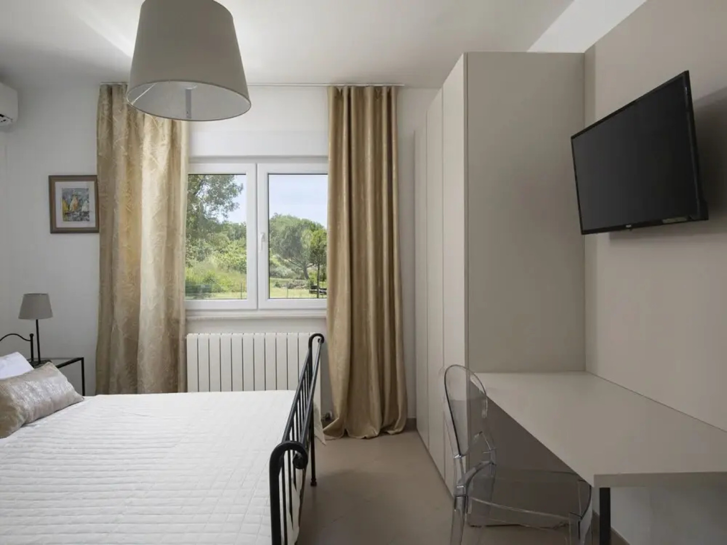 Villa in Sorici With Private Pool