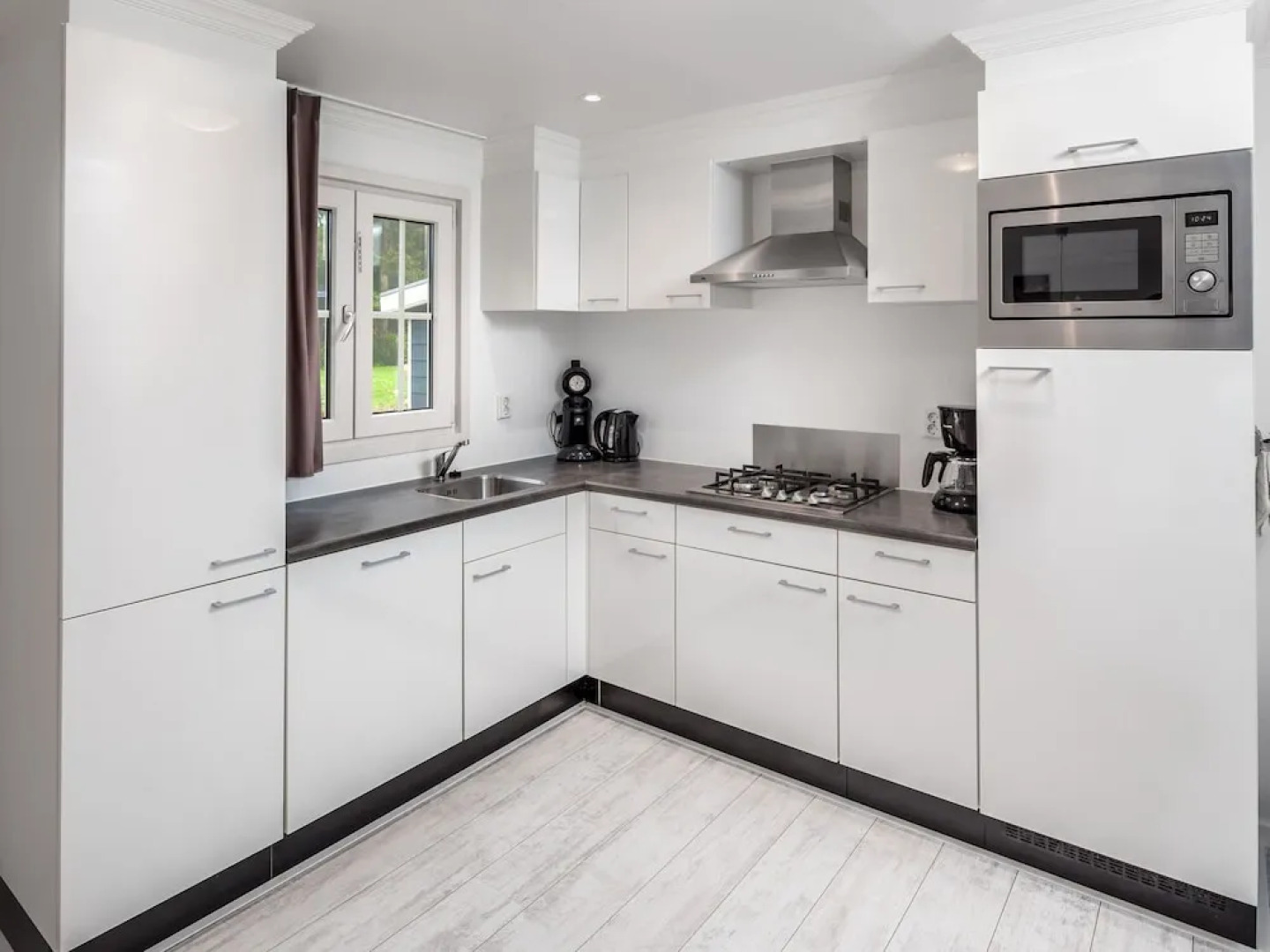 Detached Chalet With Dishwasher, in a Nature Reserve