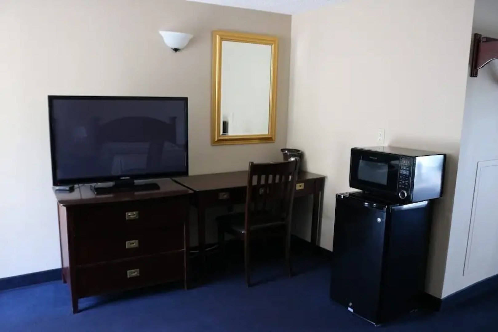 The Anchor Inn and Marina