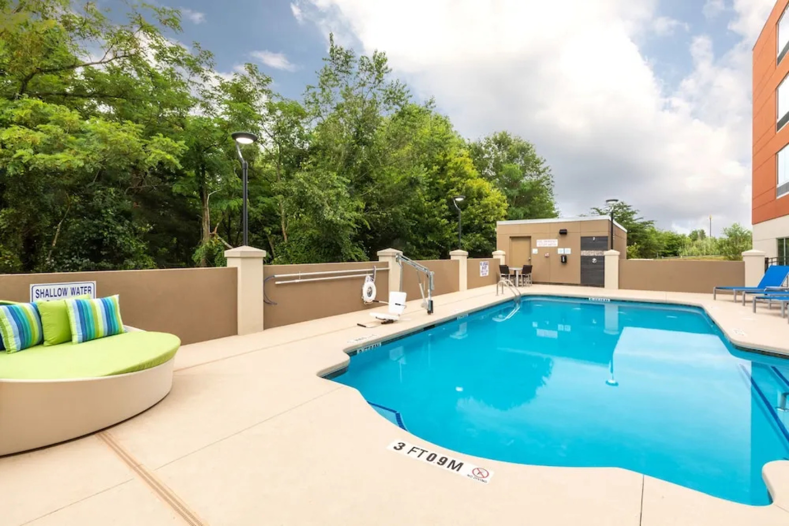 Holiday Inn Express & Suites Greenville S- Piedmont, an IHG Hotel