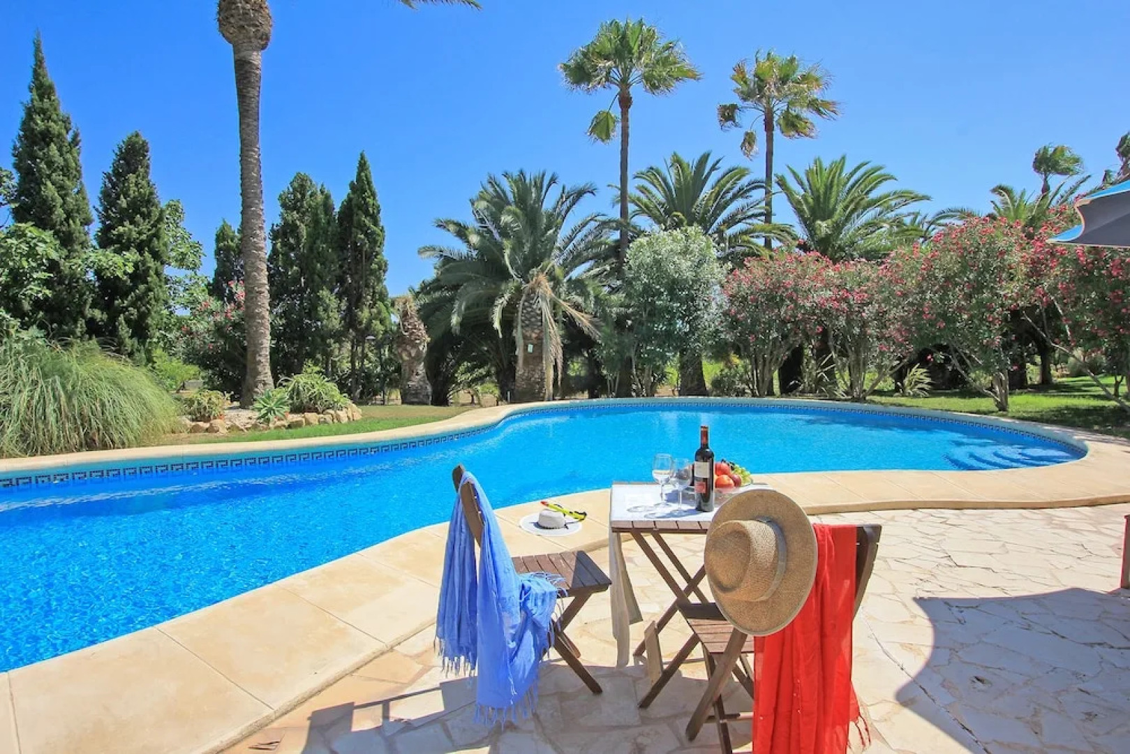 Gorgeous private villa for 10 in Moraira