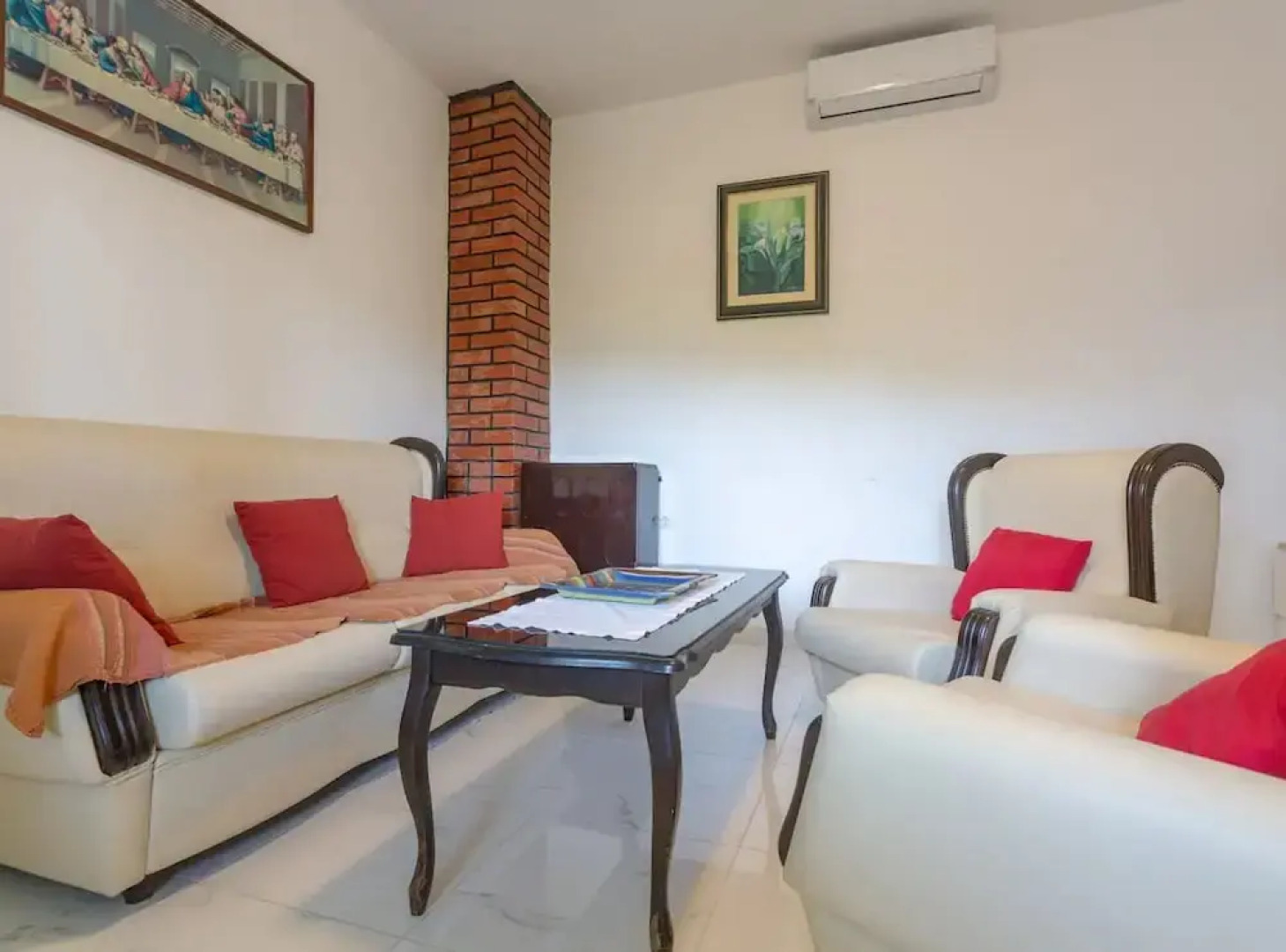 Sunny Escape Holiday Home Dicmo With Pool and Gym