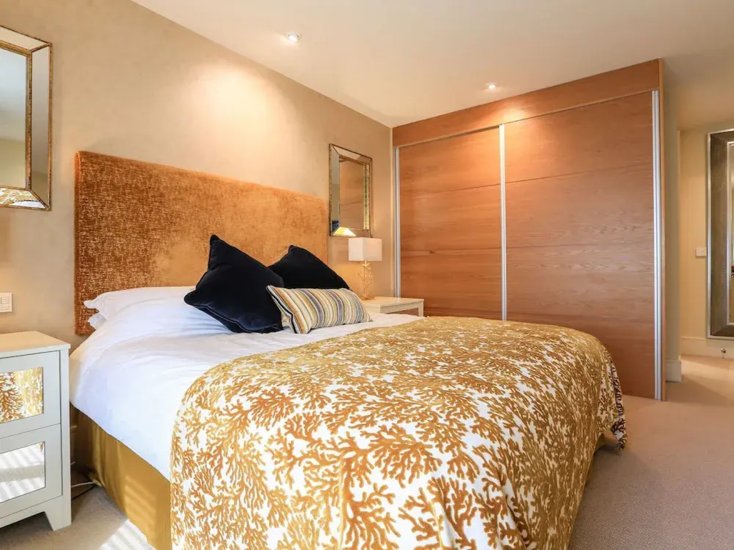 Quayside, Dart Marina