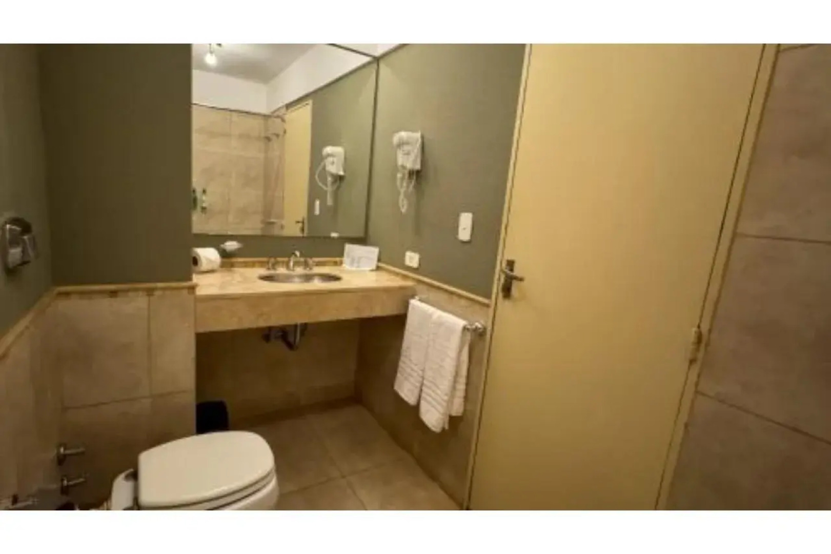 Raices Esturion Hotel