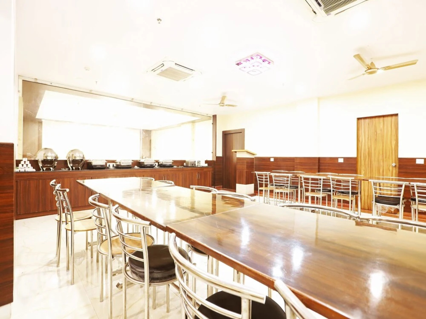 Capital O 43420 Hotel The Vedantasara