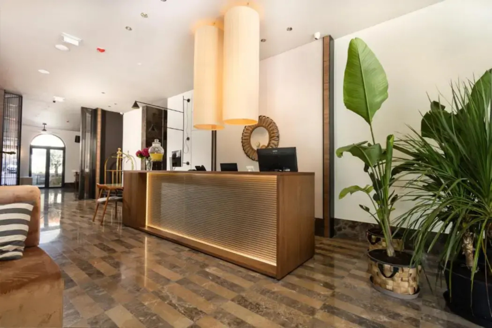 Infinity Hotel & More