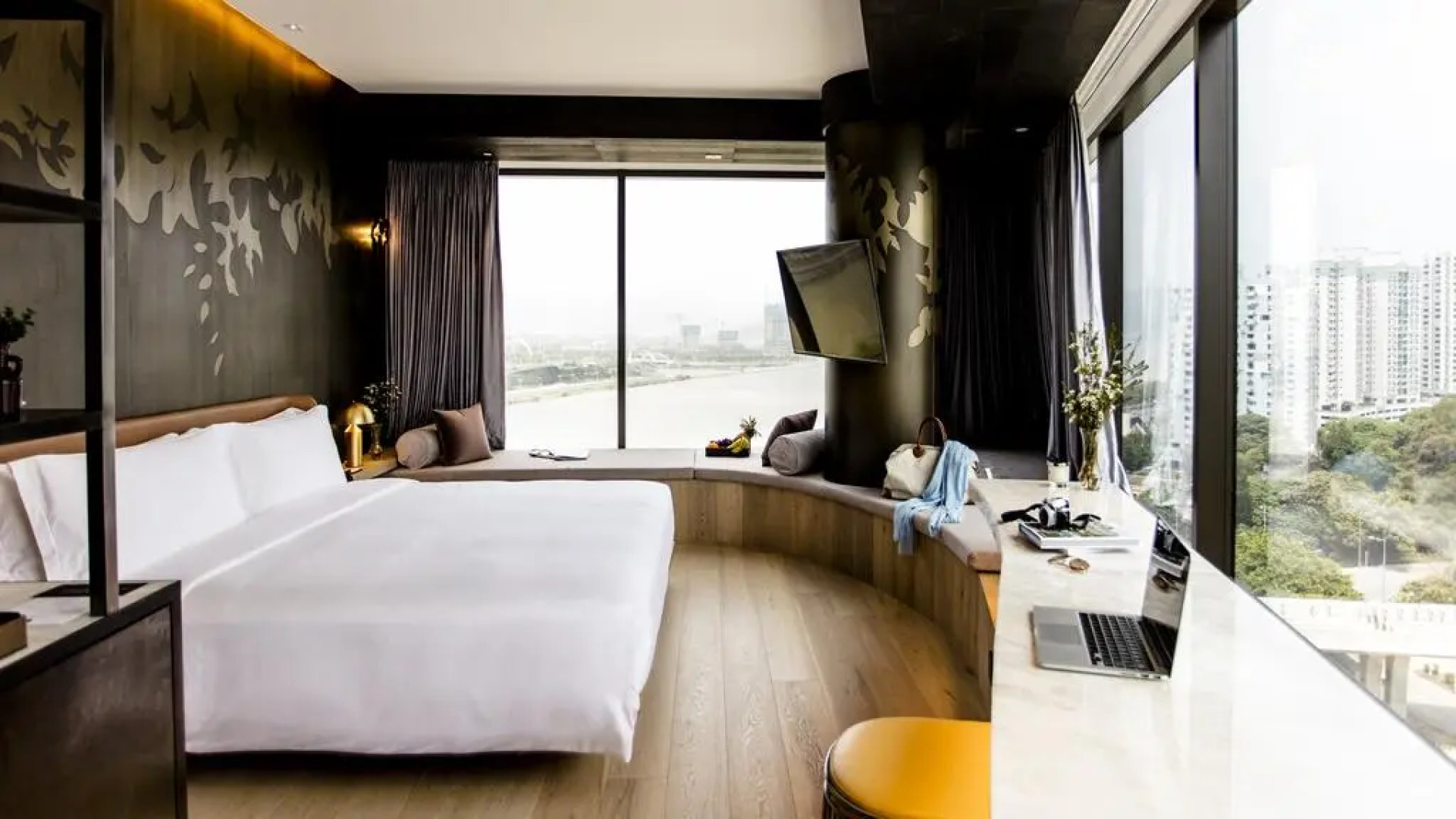 YOHO Hollywood Roosevelt Hotel