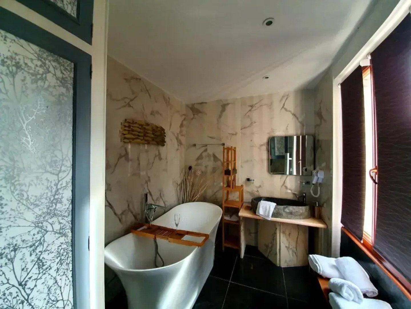 Hotel  Restaurant La Croix Blanche De Sologne