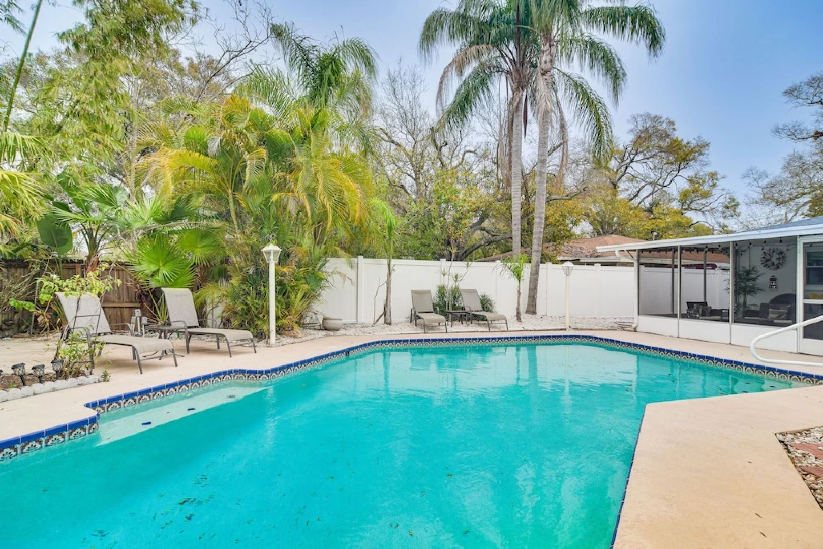 Vibrant Largo Home: Heated Pool, Lake Views!