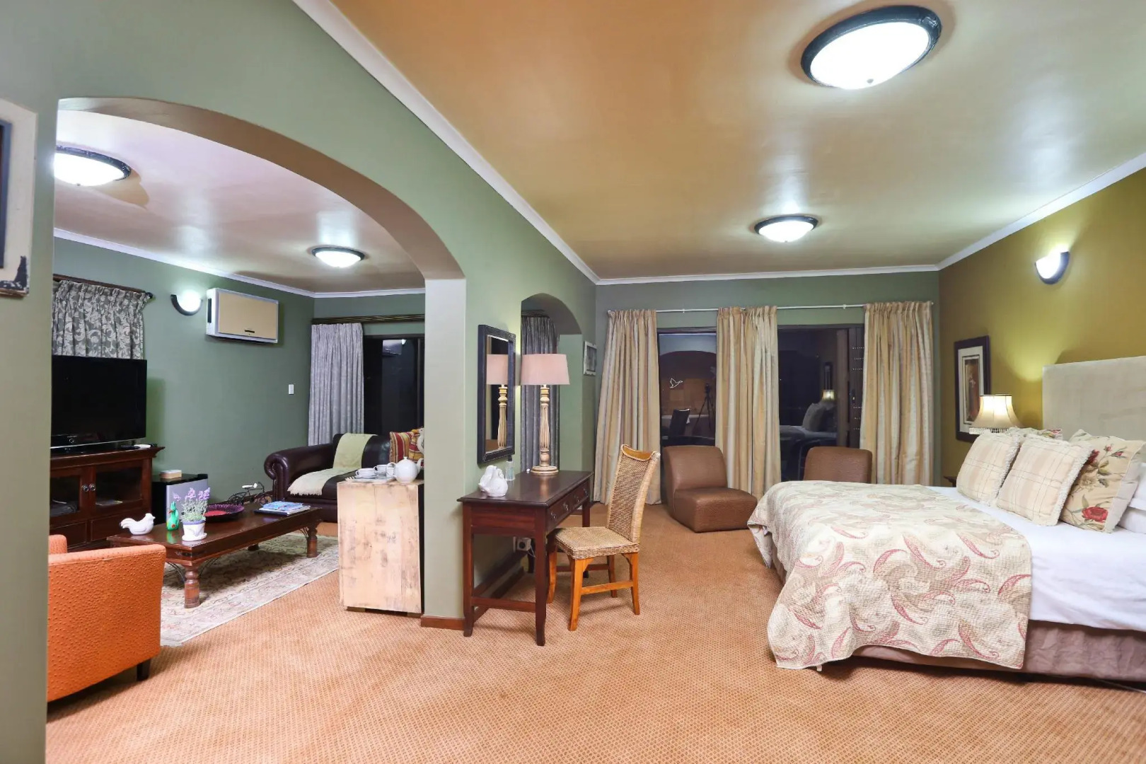 Shangri-La Manor - Adults Only