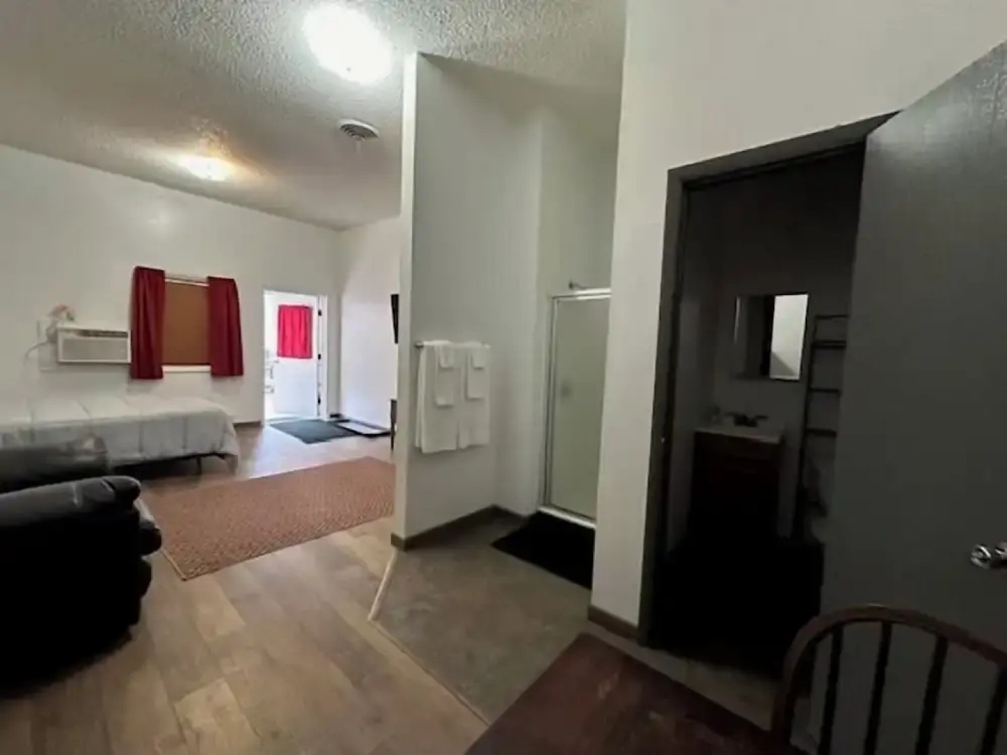 Bobbi's Classic Motel