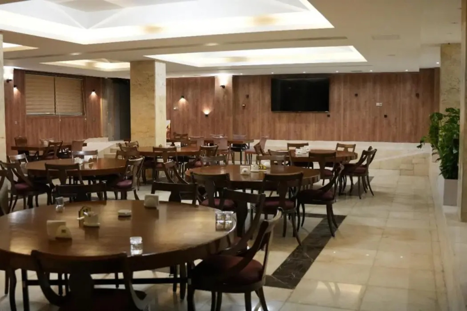 Khawarnaq Palace Hotel