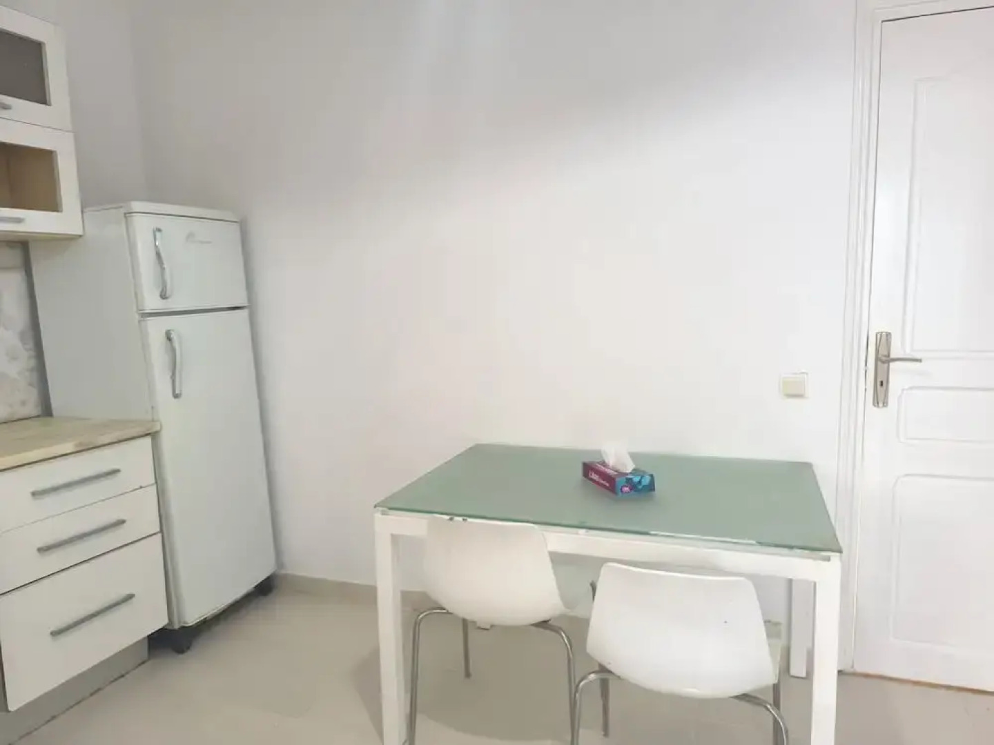 Stylish villa avec parking et piscine