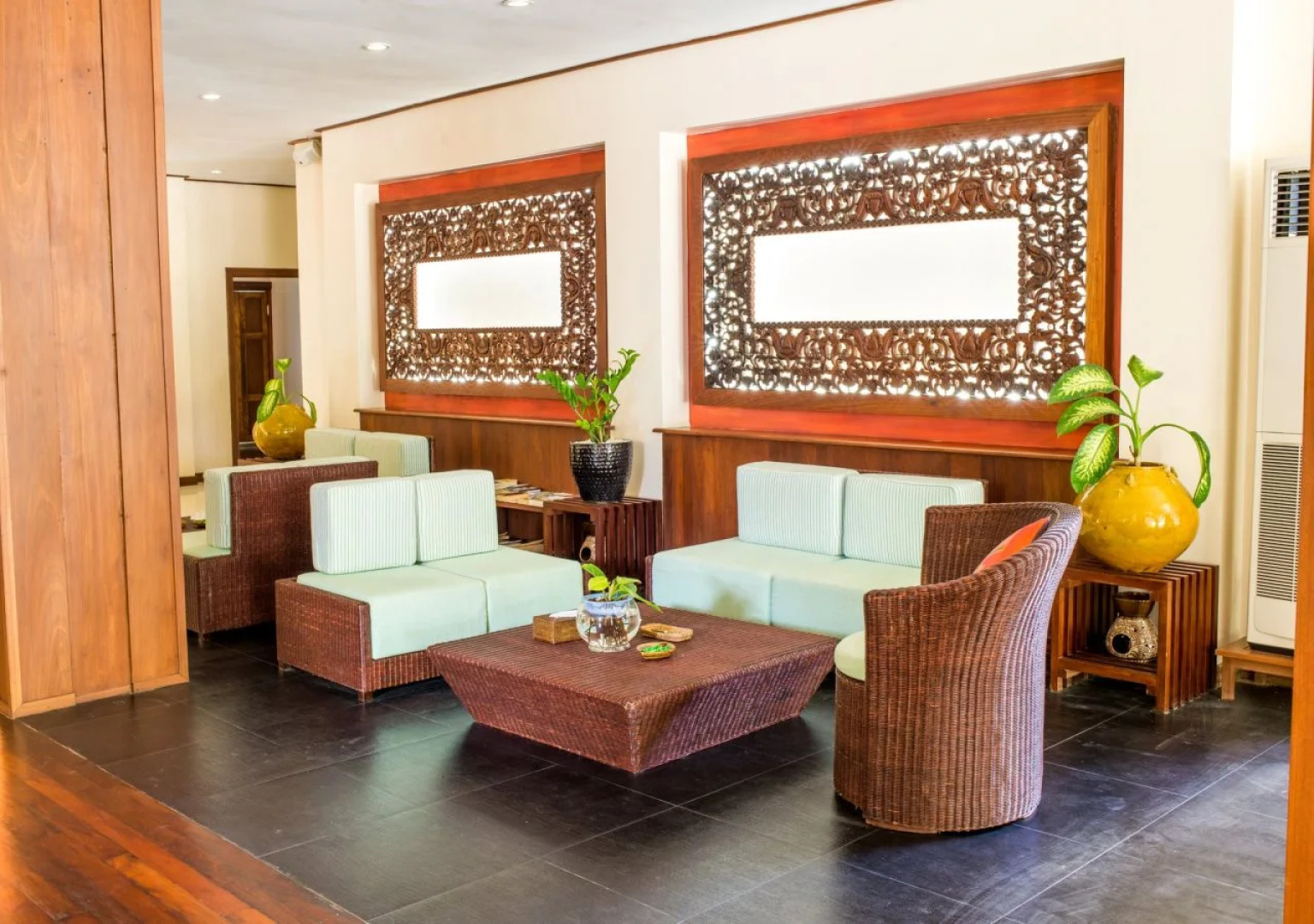 Jade Marina Resort & Spa