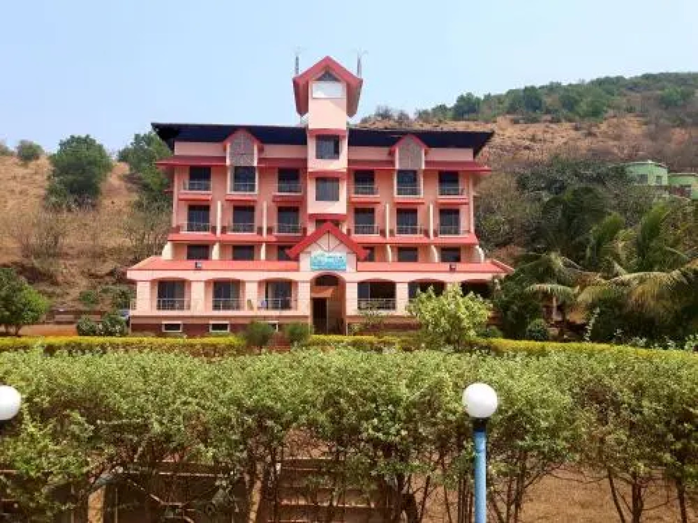 Whistling Palms Beach Resort