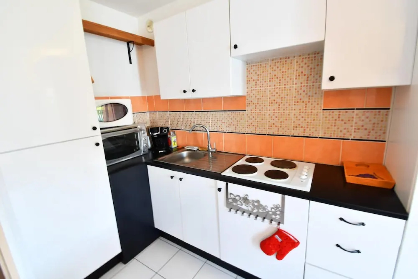 House with 2 Bedrooms in Vendres, with Shared Pool And Furnished Terrace - 300 M From the Beach