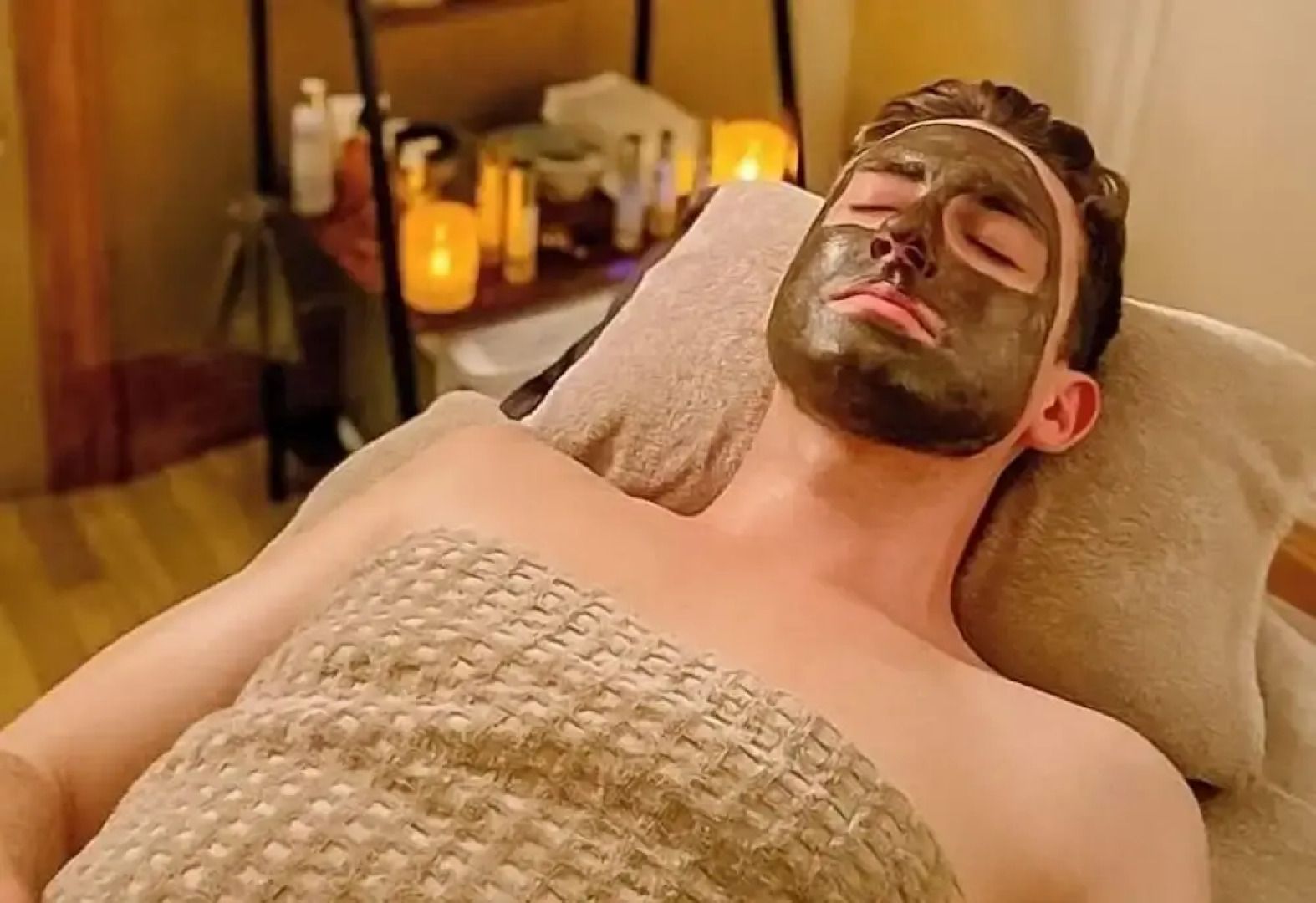 Pine Boutique Lodge With hot tub for Couples & dog