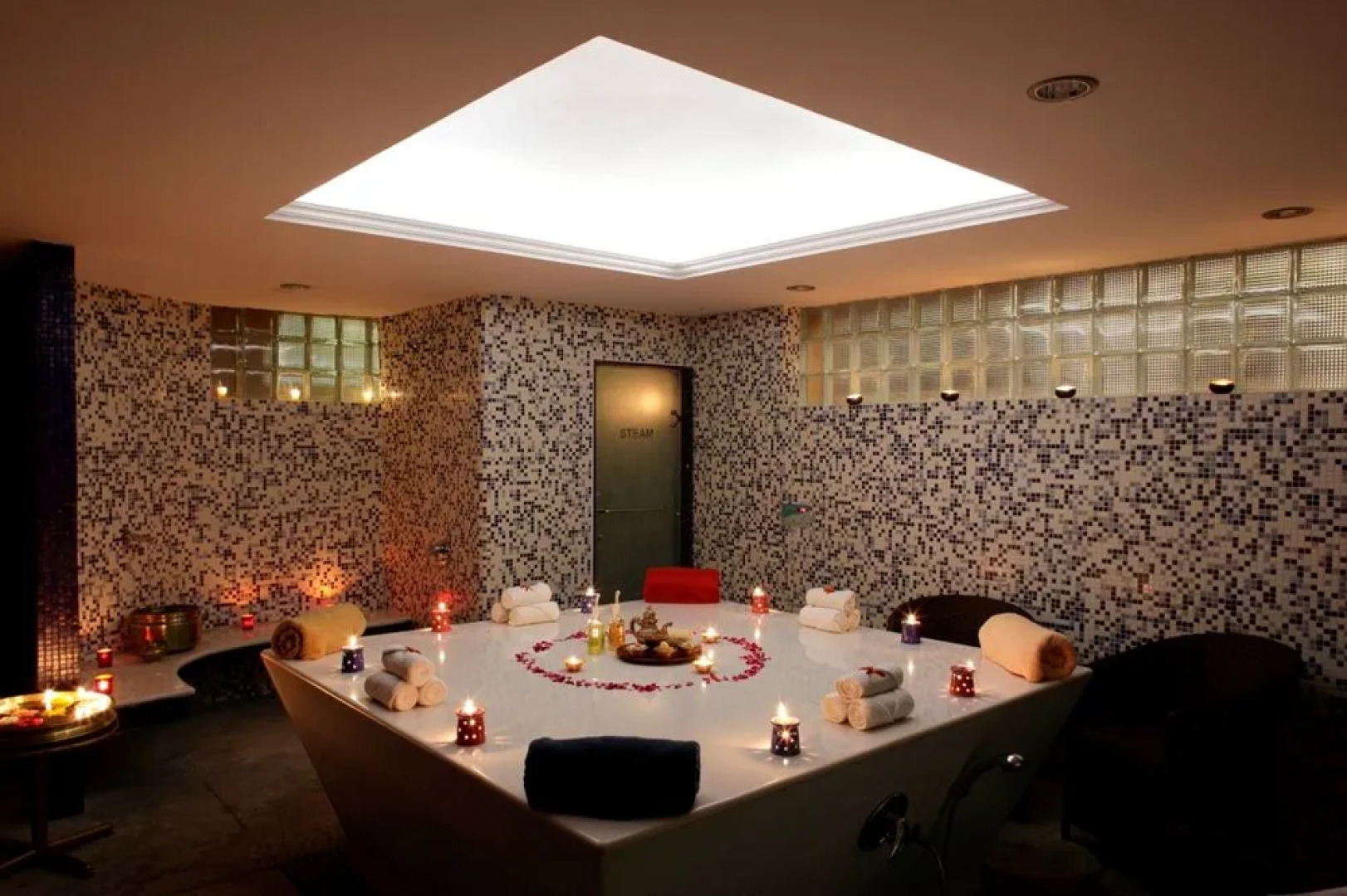 Manu Allaya Spa Resort