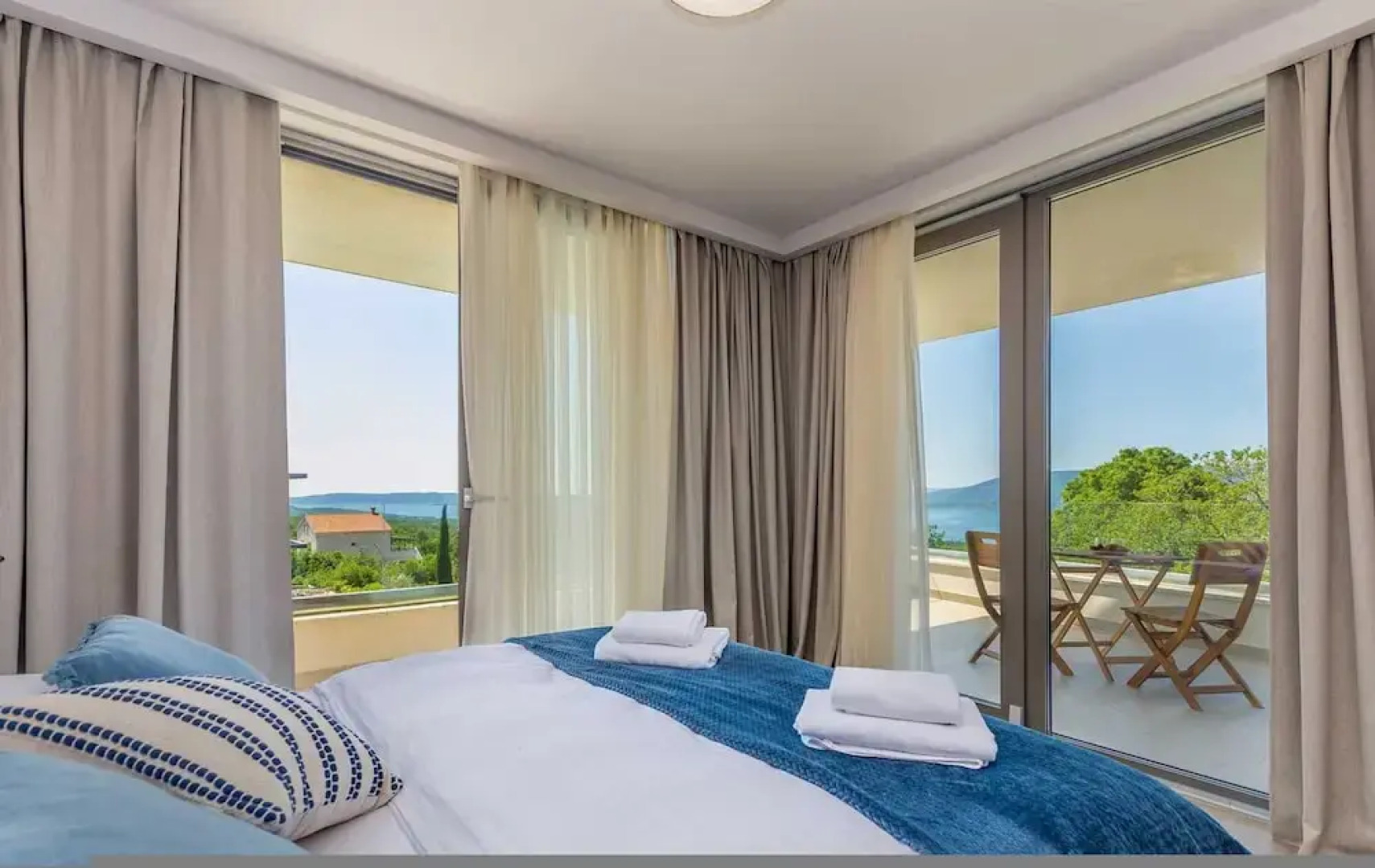 Villa Vista With Private Pool and Sauna