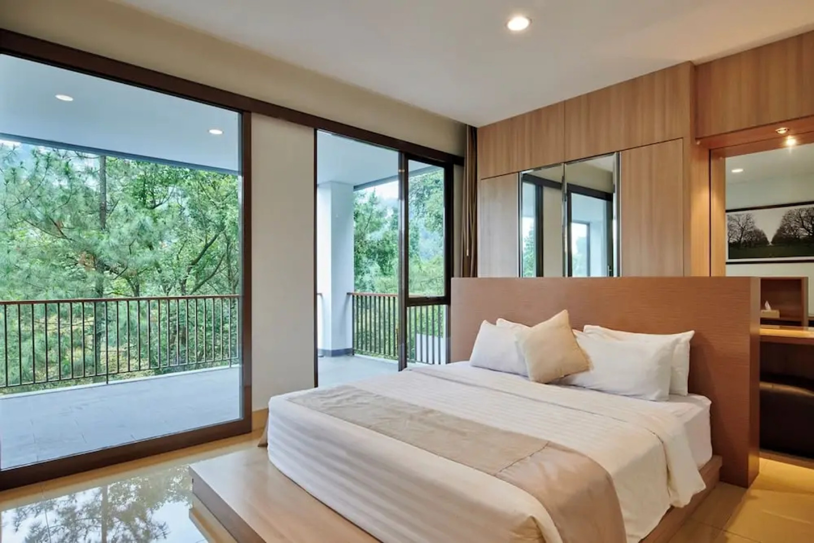 Narwastu hill 6BR villa with pool and movie room