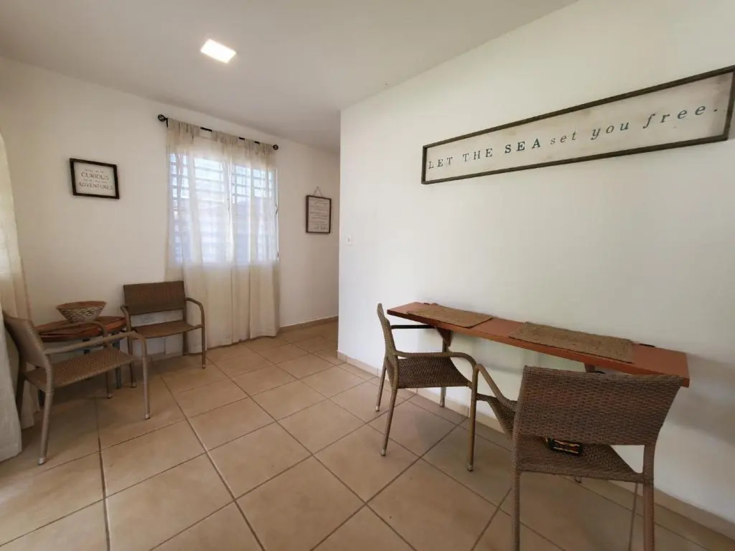 Aguadilla Waves Apt with electricity water AC WIFI 8 minute walk from Crashboat beach