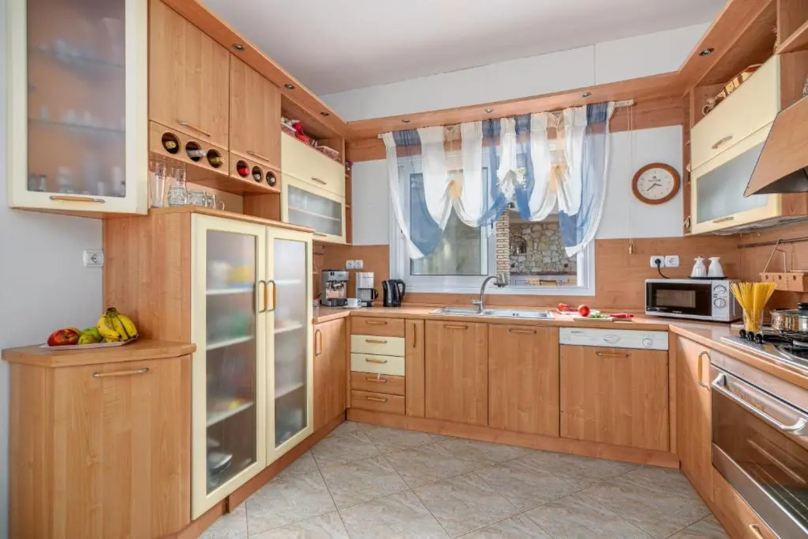 Villa Thea-1 hour and 50 minutes from Athens International Airport