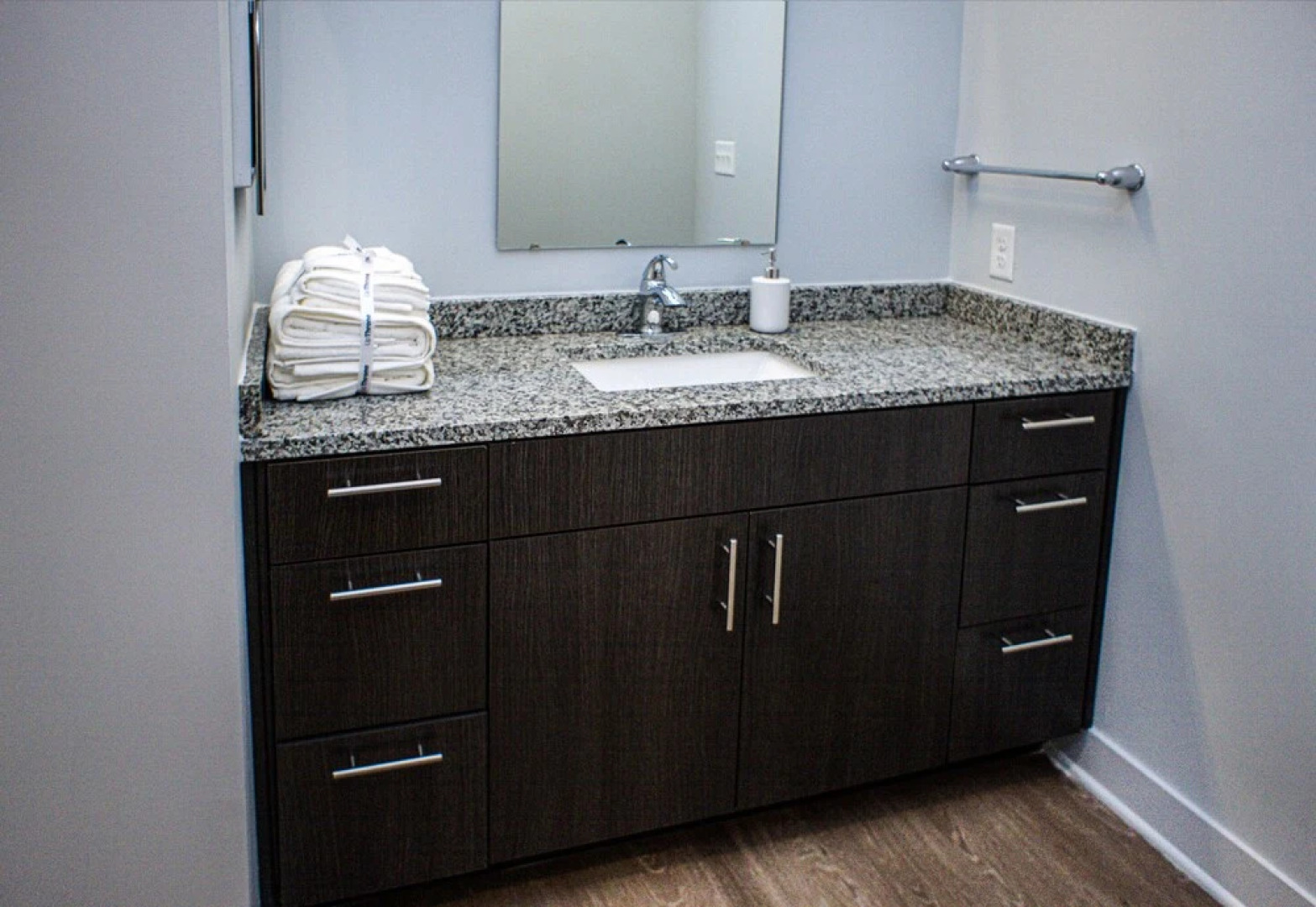 FRONTDESK District at 6th Des Moines