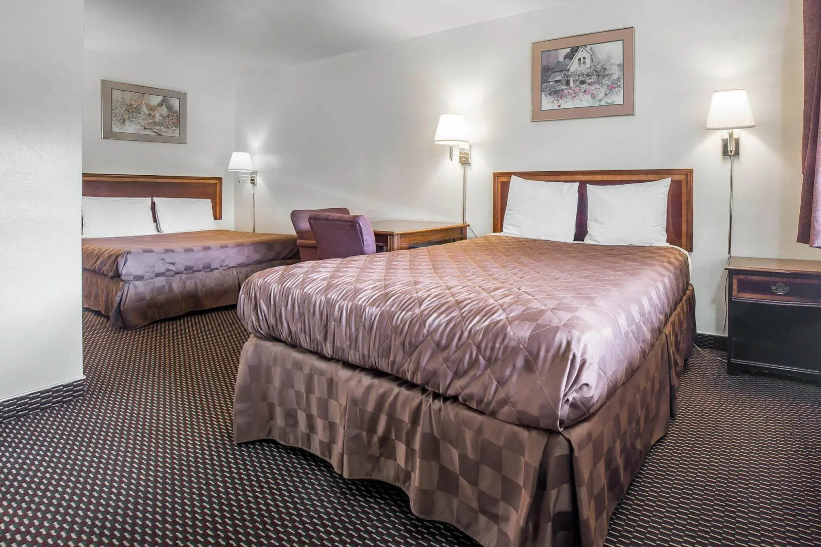 Rodeway Inn & Suites
