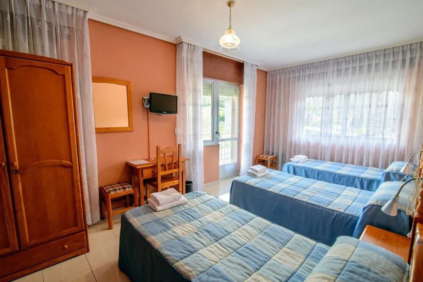 Hostal La Torre II