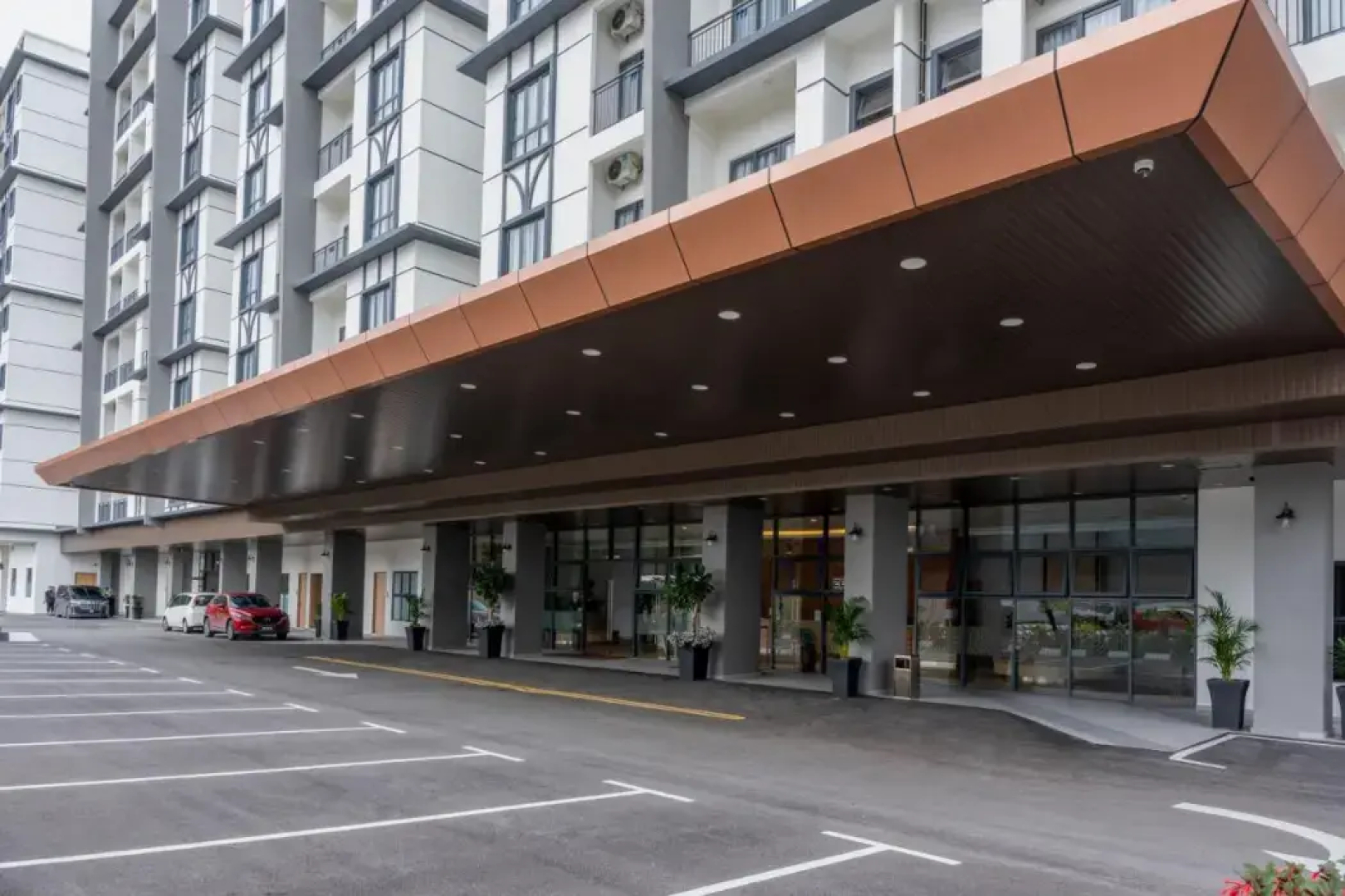 Zenith Suites Cameron