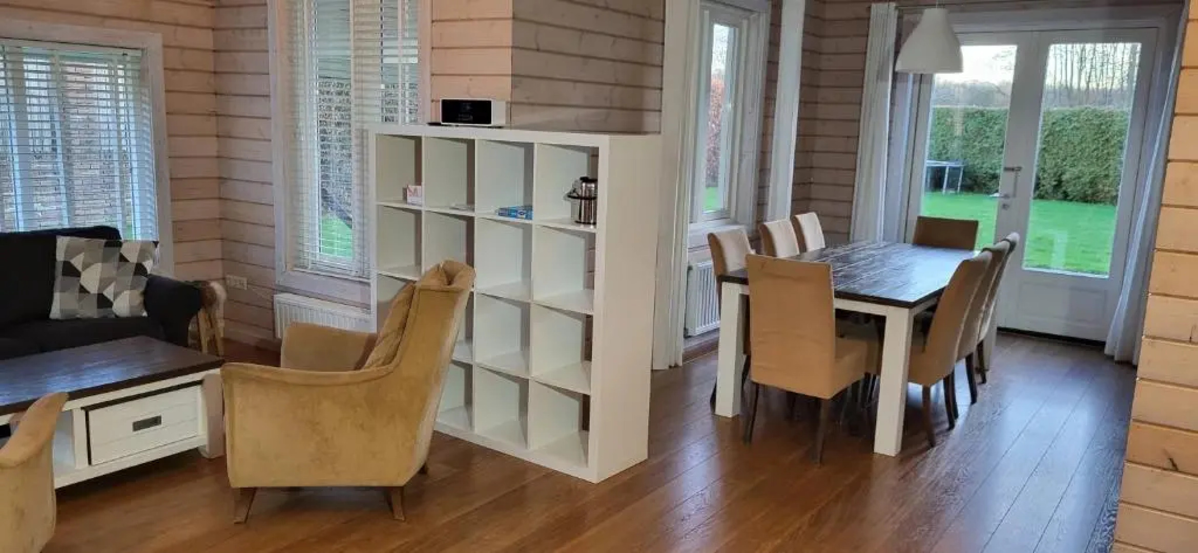 The Black House - Luxurious Holiday Villa Zeewolde