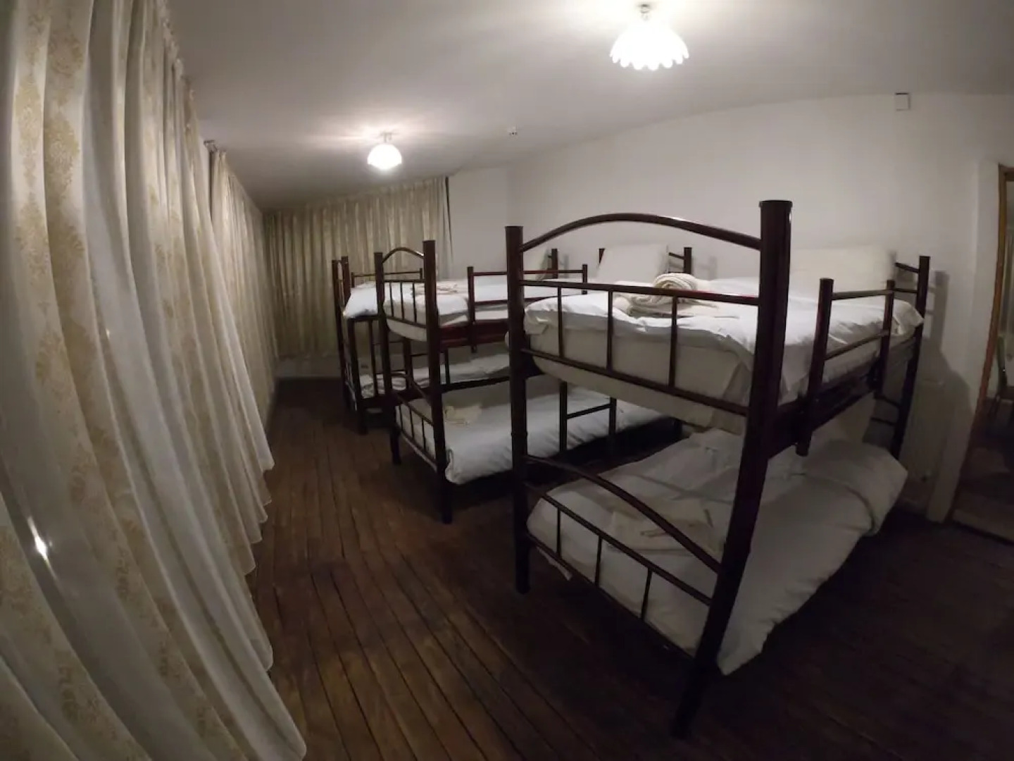 Cave seasons deluxe hotel