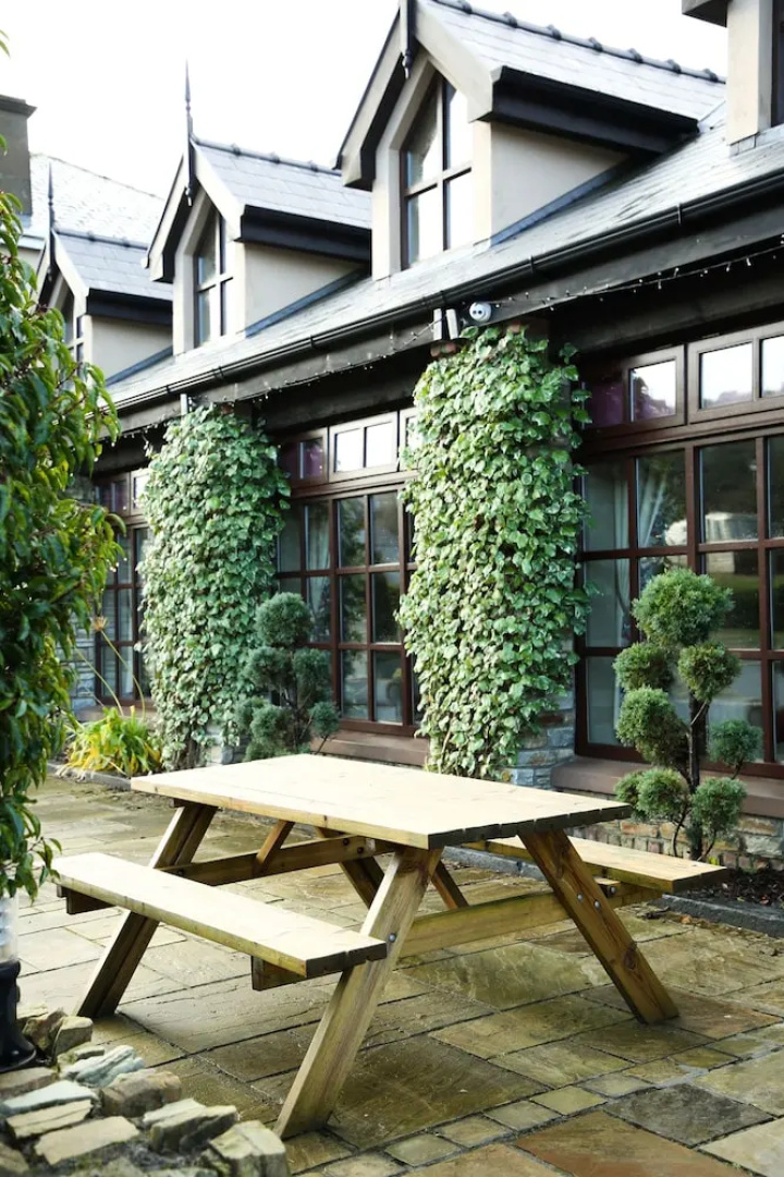 Mulroy Woods Hotel