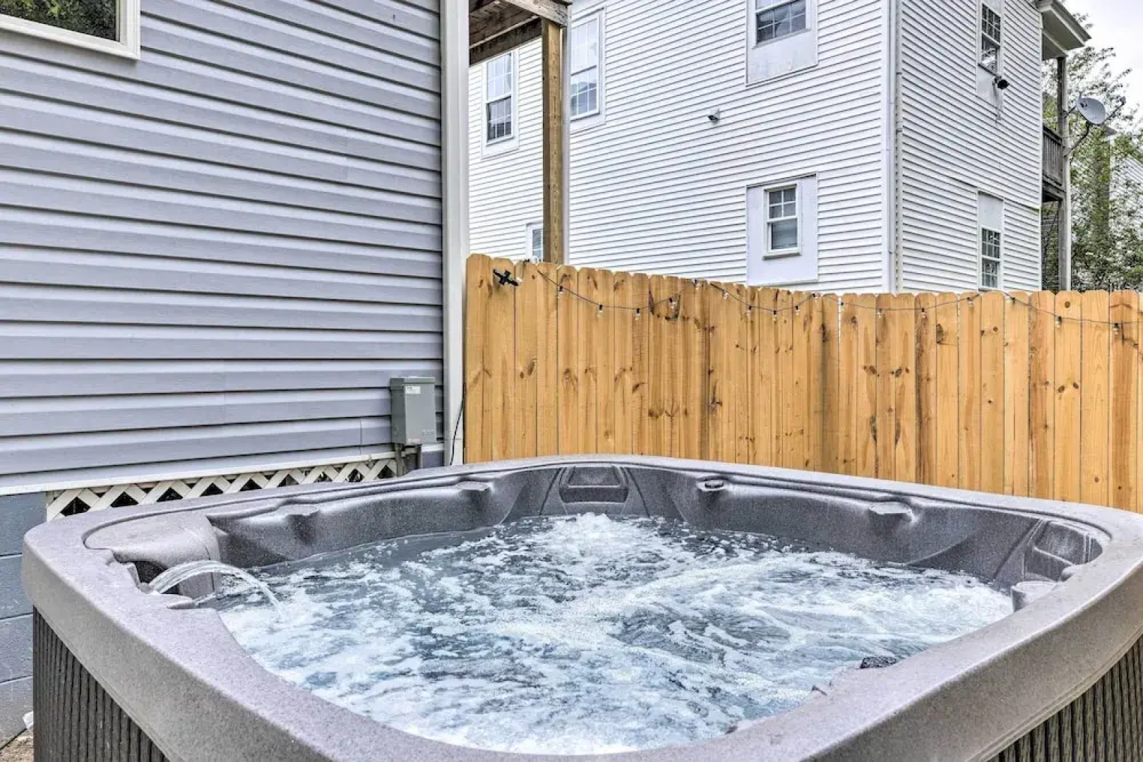 Home w/ Hot Tub < 2 Mi to Downtown Richmond!