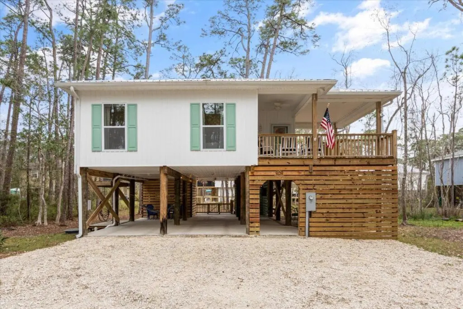 The Hummingbird House - East End Island / Pet Friendly