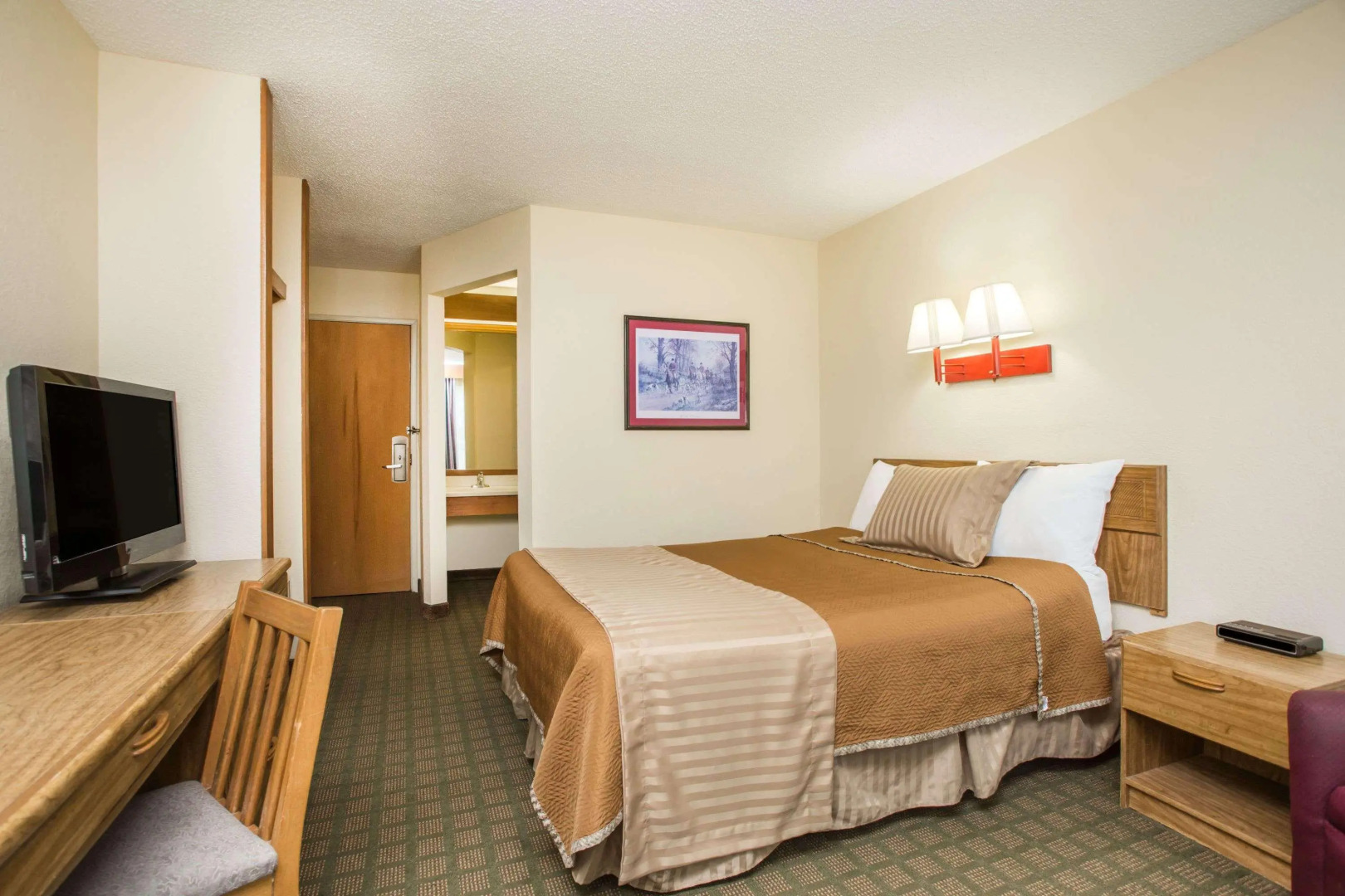 Travelodge by Wyndham Perry National Fairgrounds Area I-75