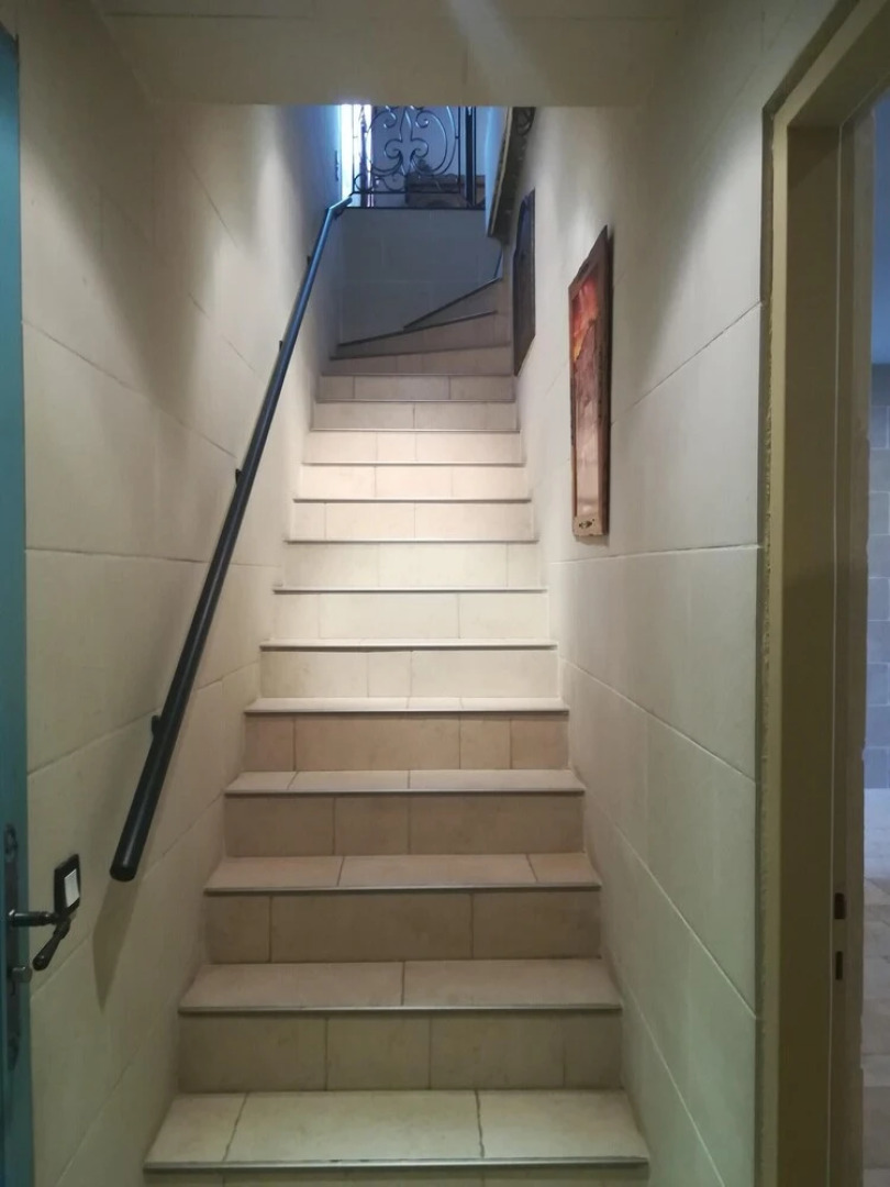 Villa With 3 Bedrooms in La Mole, With Wonderful Mountain View, Indoor