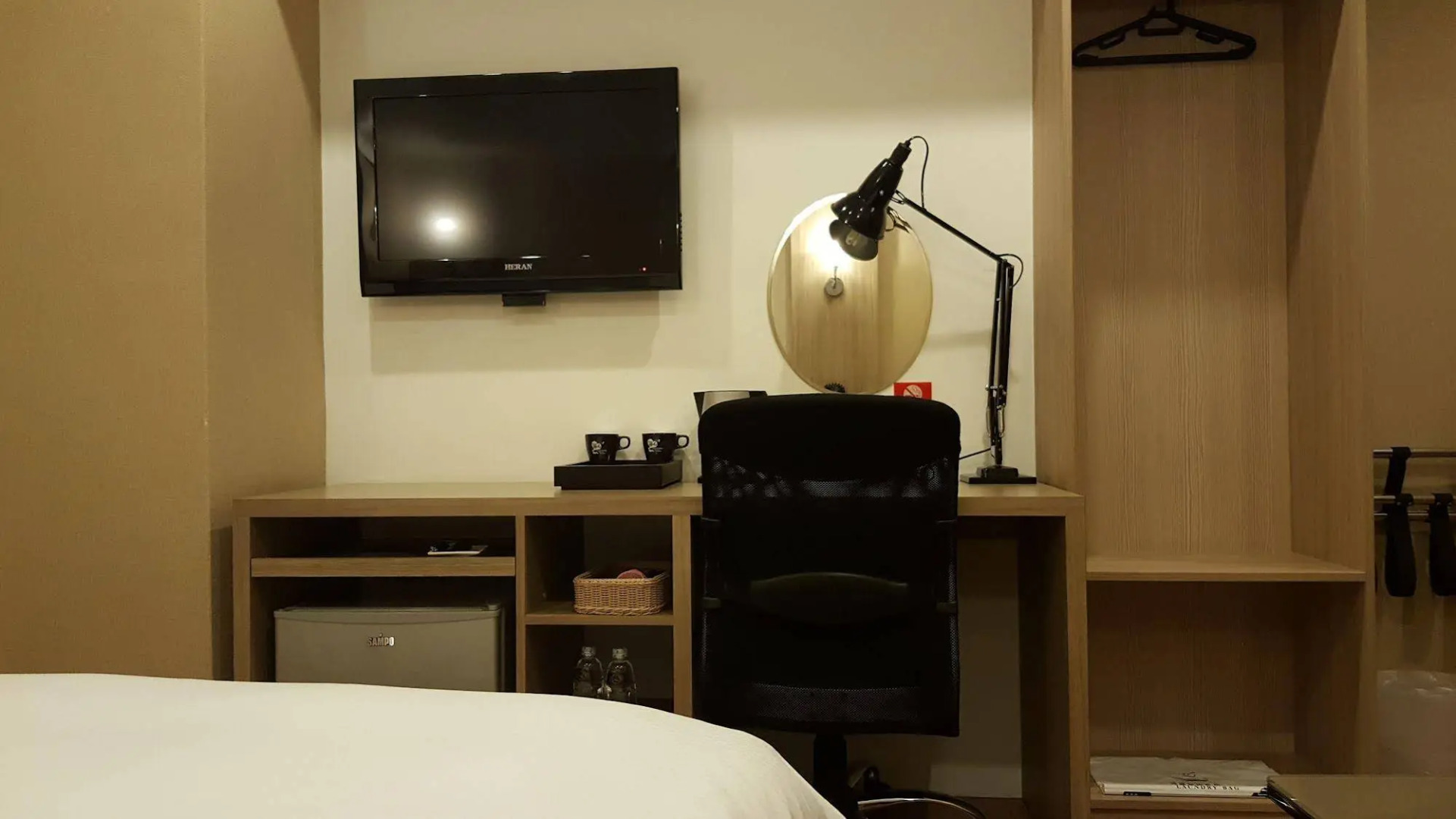 The Riverside Hotel International