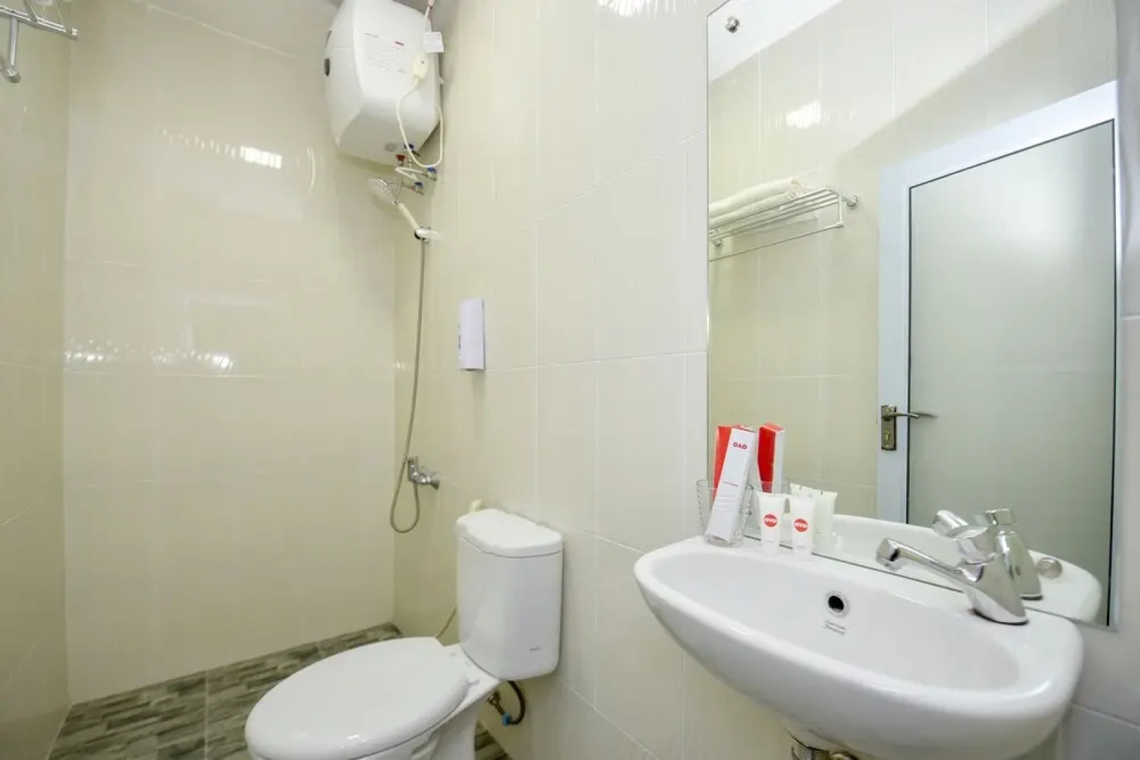 OYO 1228 Hotel Novanda