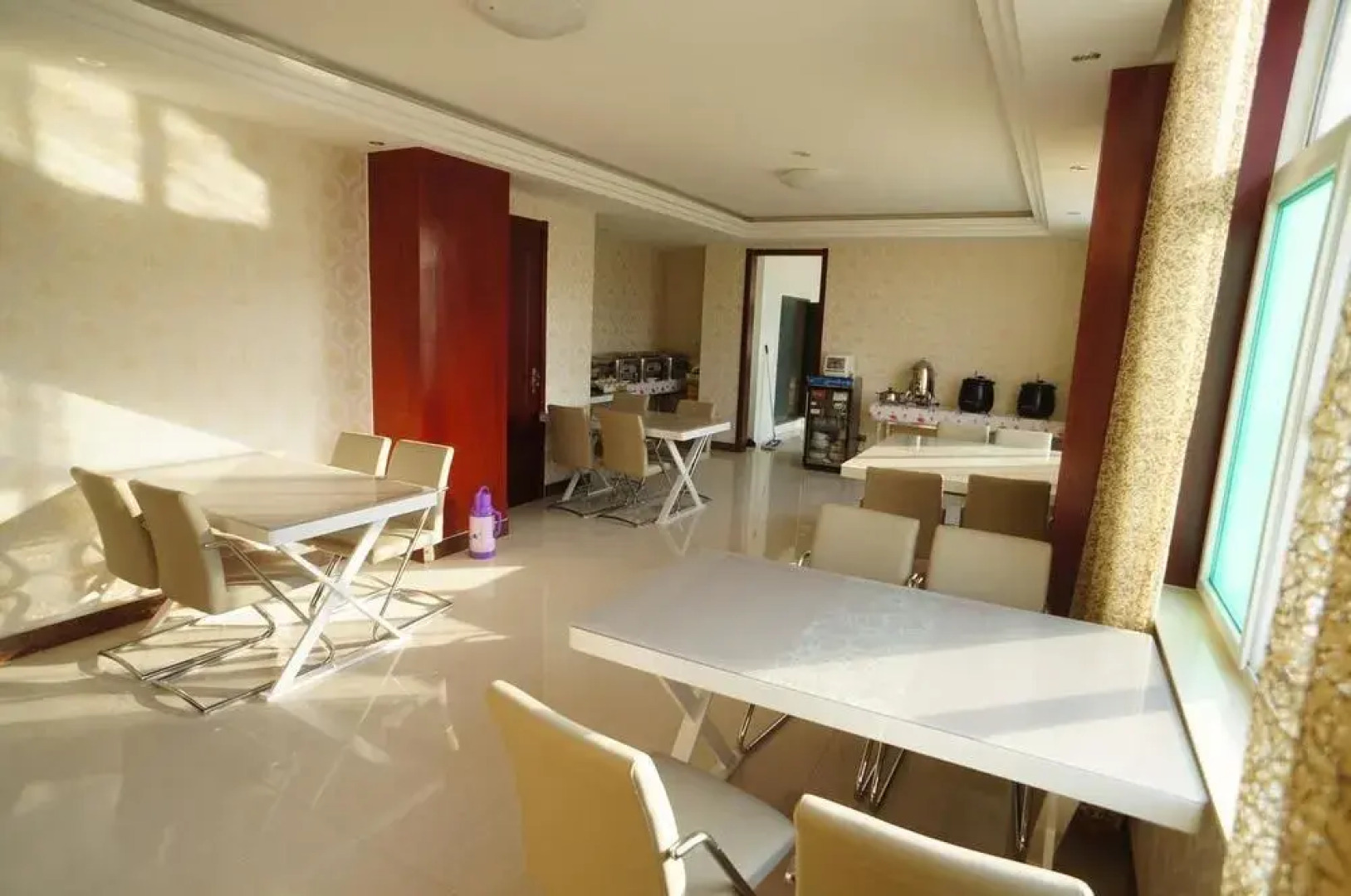 Sunshine Holiday Hotel