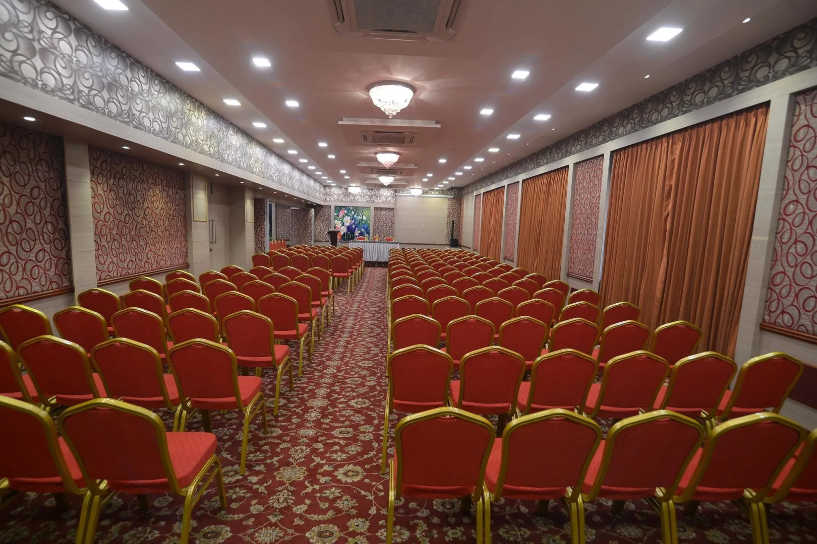 OYO 1929 Hotel Royal Court