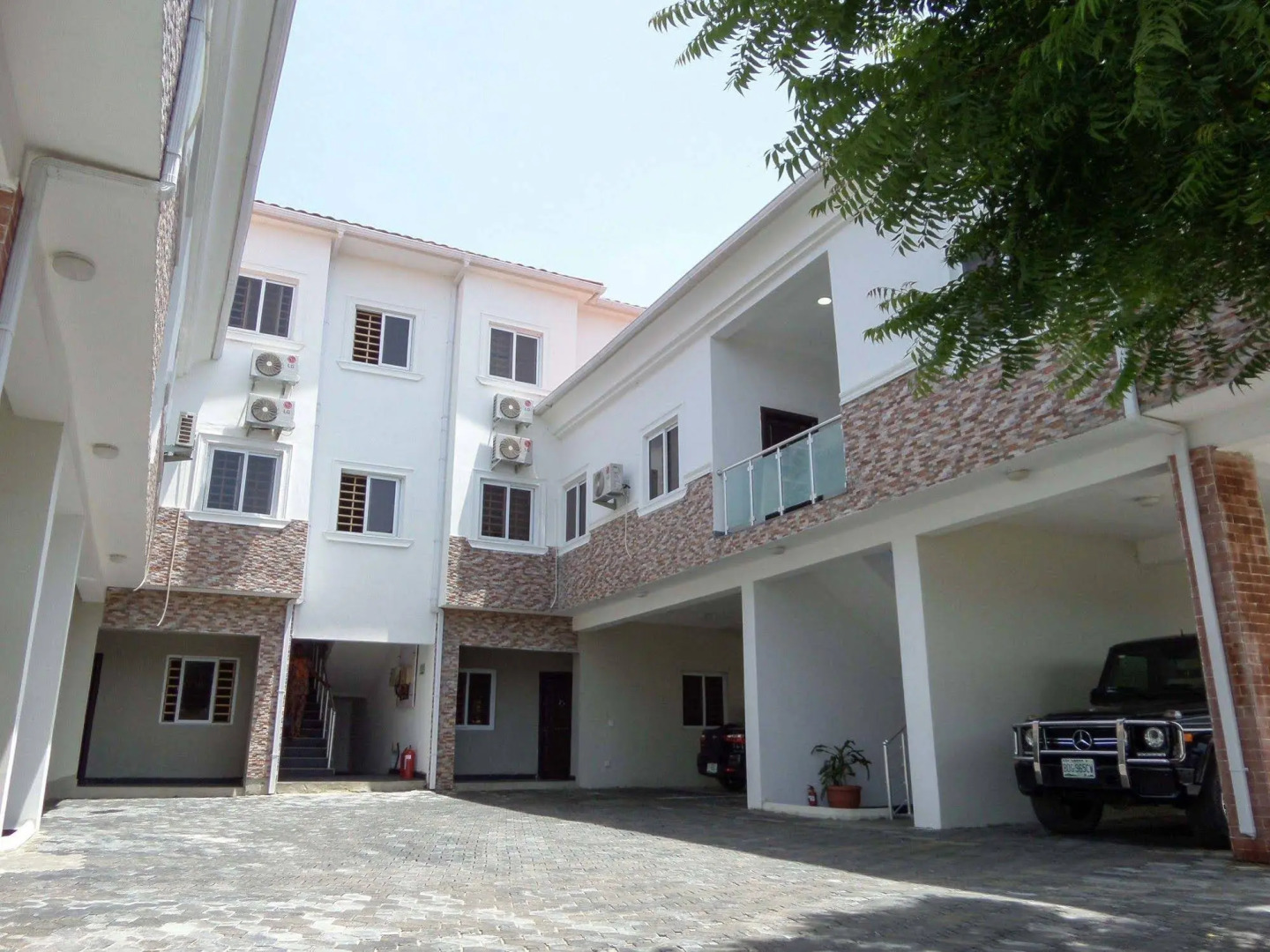 Ken Kol Apartments and Suites