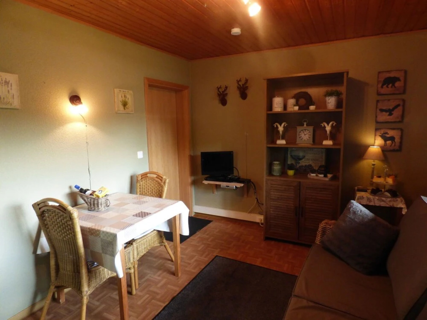 Serene Chalet in Honningen Eifel with garden in the lap of nature