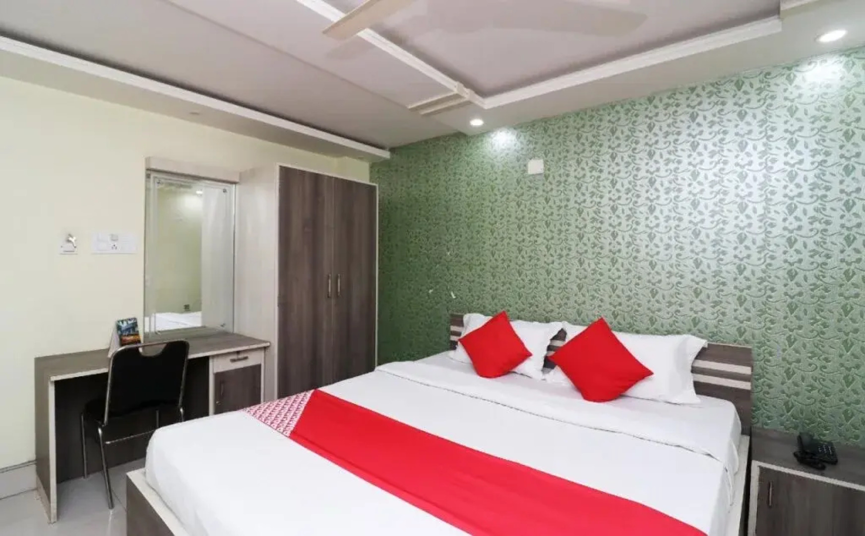 Hotel Taj Palace By OYO Rooms